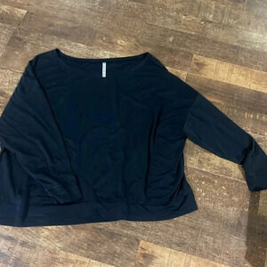 Fabletics Black long sleeve lightweight sweatshirt pullover athletic top